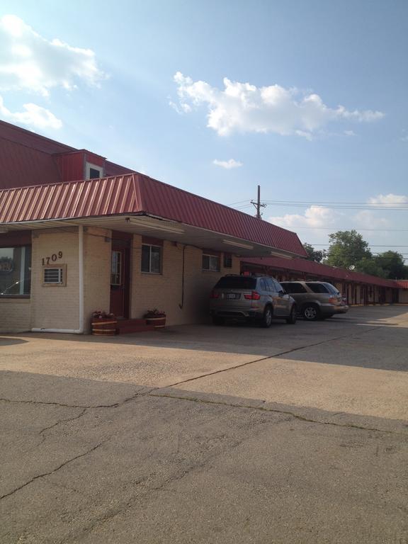 Deluxe Inn 劳顿 外观 照片