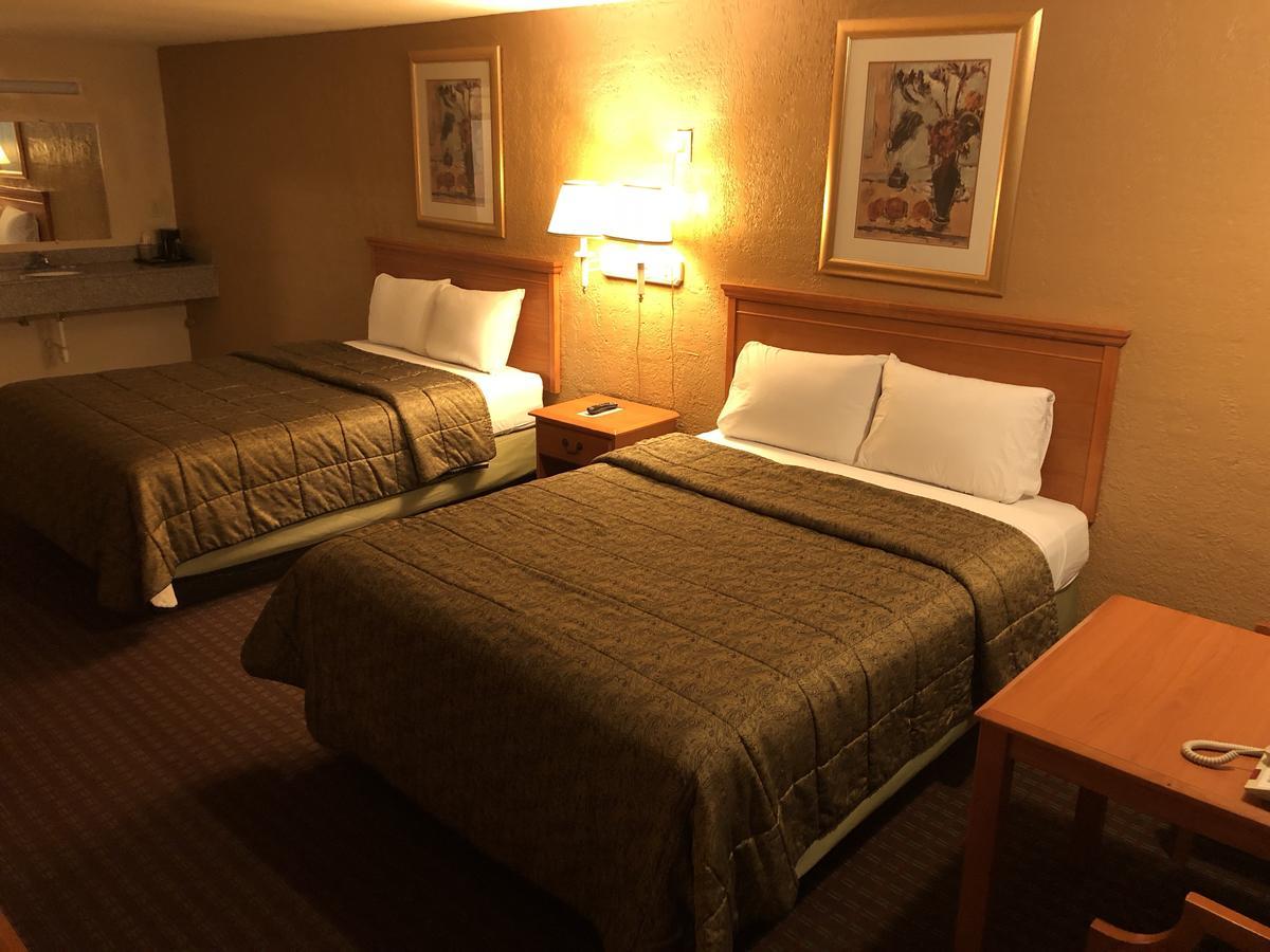 Deluxe Inn 劳顿 外观 照片