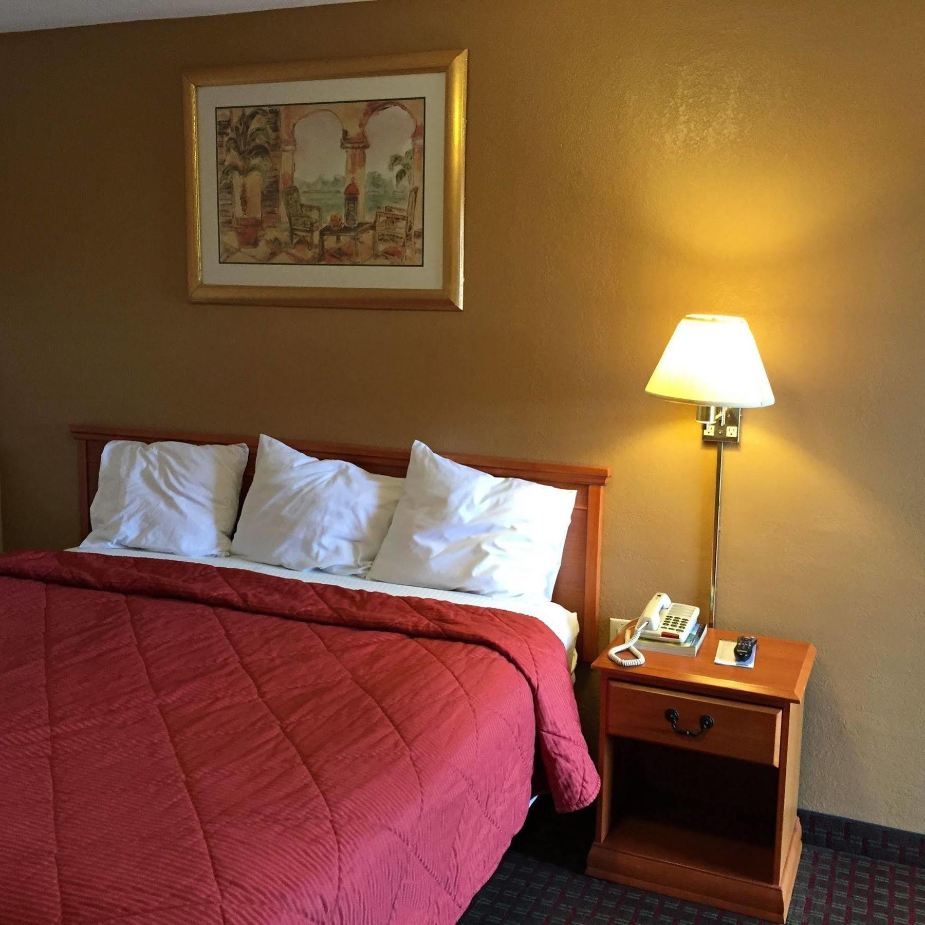 Deluxe Inn 劳顿 外观 照片